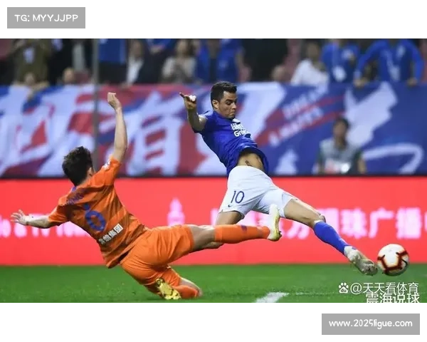 上海申花飞抵迪拜开启海外冬训，将进行四场高水平热身赛磨合阵容。